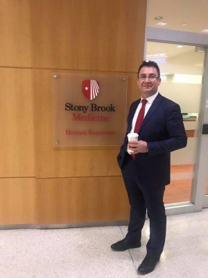 New York Stony Brook Üniversitesi (dünyanın en iyi üniversiteleri arasında) Tıp Fakültesi'ndeki konferansımdan kareler... Giving a conference at the Stony Brook University Medical School in New York, United States...